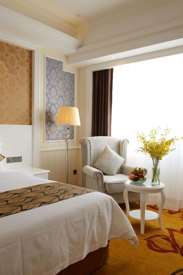 Ramada Encore Wyndham Nanning City Center Qingxiu Exterior photo